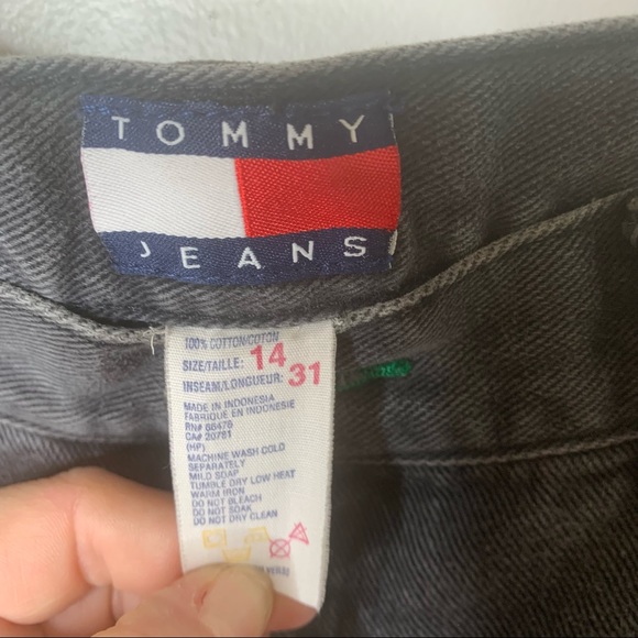 VINTAGE TOMMY HILFIGER Large Logo Jeans - Picture 6 of 9